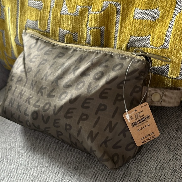 Pink totes into another smaller size pink bag 👜 2 in 1 - Picture 8 of 9